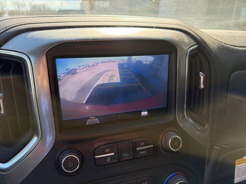 Certified 2022 Chevrolet Silverado 1500 LT w/ Z71 Off-Road Package image 11