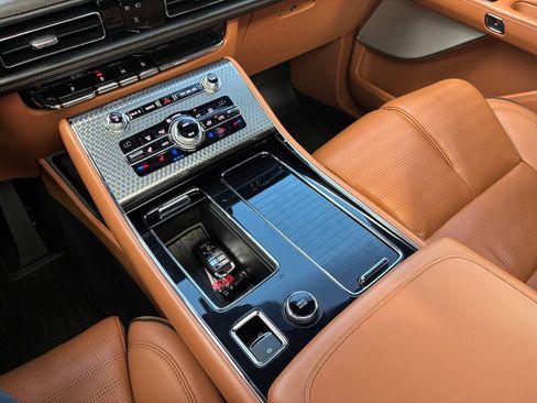 Used 2020 Lincoln Aviator Black Label Grand Touring w/ Class IV Trailer Tow Package AWD/4WD image 18