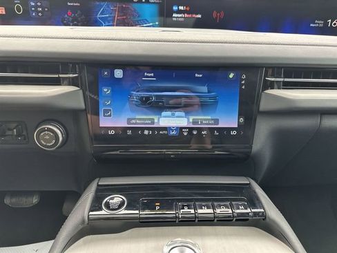 Used 2025 Lincoln Navigator Reserve w/ Jet Appearance Package AWD/4WD image 19