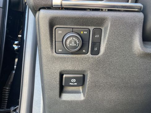 Used 2025 Ford Expedition Tremor image 29