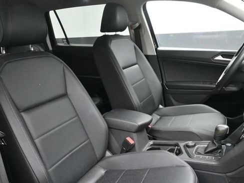 Used 2020 Volkswagen Tiguan SE AWD/4WD image 8