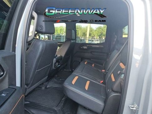 Used 2024 GMC Sierra 1500 AT4 w/ Technology Package AWD/4WD image 10