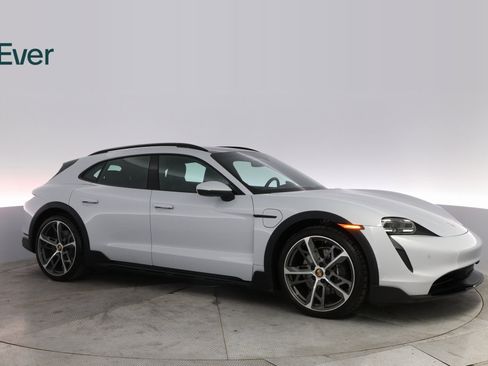 Used 2022 Porsche Taycan 4 Cross Turismo image 5