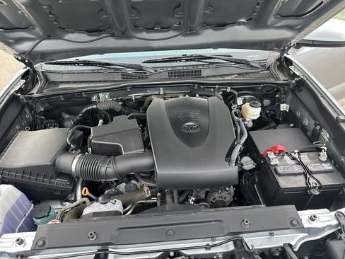 Used 2023 Toyota Tacoma SR5 AWD/4WD image 29