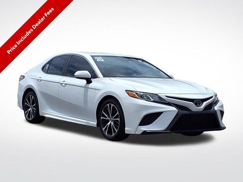 Used 2020 Toyota Camry SE FWD image 1