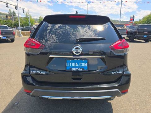 Used 2018 Nissan Rogue SV AWD/4WD image 4