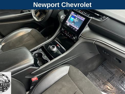 Used 2023 Jeep Grand Cherokee L Laredo image 18