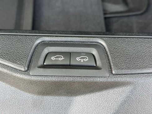 Used 2025 BMW X7 M60i AWD/4WD image 35