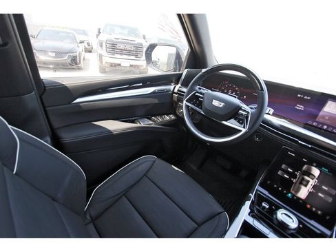 New 2026 Cadillac Escalade ESV Luxury w/ Touring Package AWD/4WD image 8