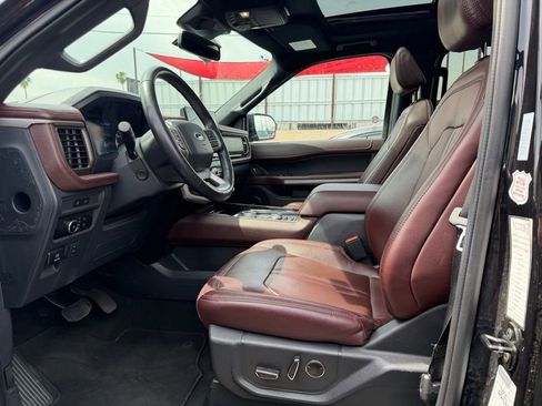 Used 2024 Ford Expedition Limited image 8