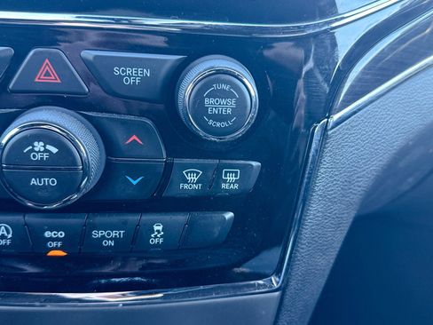 Used 2020 Jeep Grand Cherokee Overland image 32