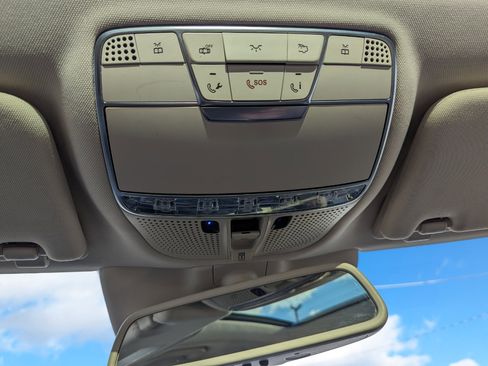 Used 2017 Mercedes-Benz S 550 4MATIC Sedan image 28