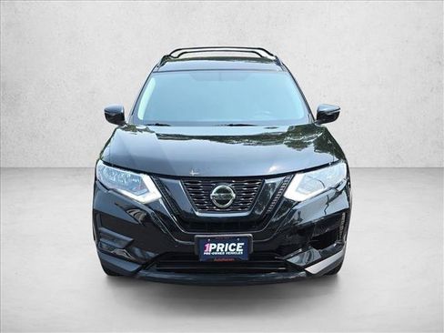 Used 2018 Nissan Rogue SV AWD/4WD image 2