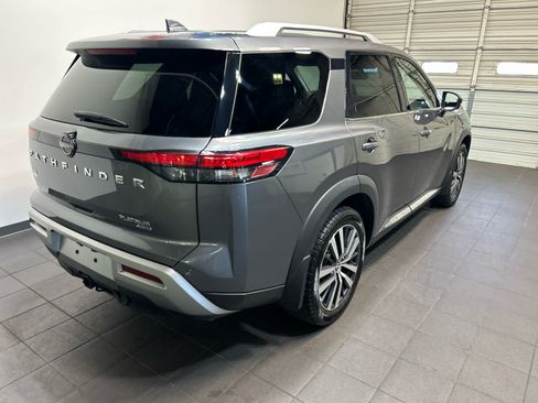 Used 2022 Nissan Pathfinder Platinum w/ Cargo Package AWD/4WD image 3