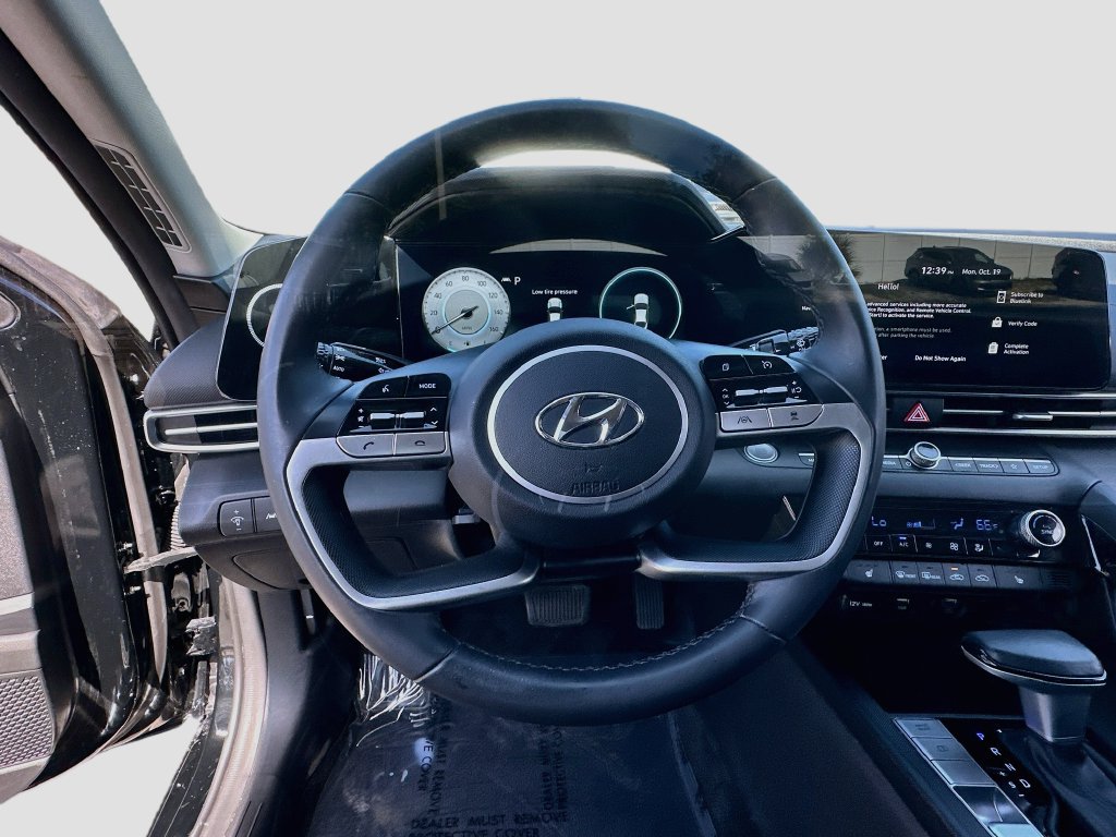 Used 2023 Hyundai Elantra SEL w/ Convenience Package FWD image 11