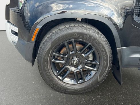 Used 2022 Land Rover Defender 110 S image 12