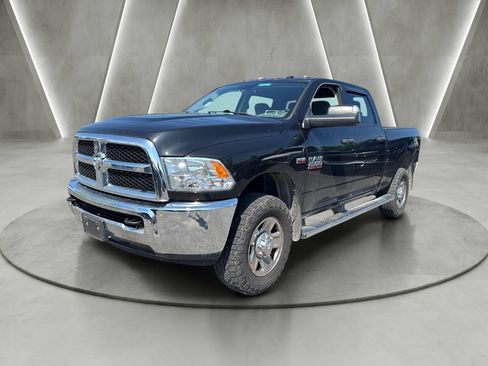 Used 2018 RAM 2500 Tradesman w/ Chrome Appearance Group AWD/4WD image 3