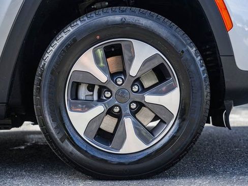 Used 2022 Jeep Grand Cherokee Limited 4xe image 28