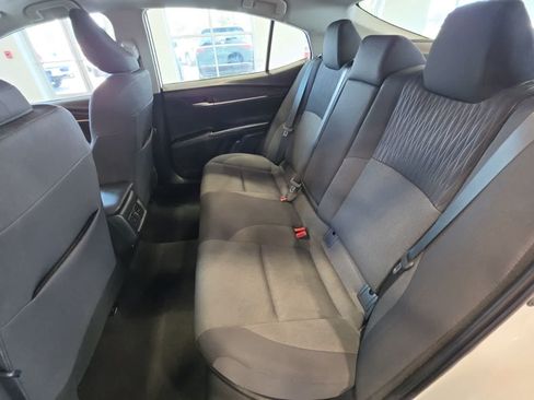 Used 2025 Toyota Camry LE AWD/4WD image 31