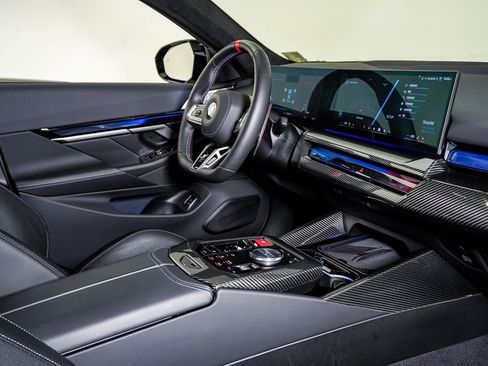 Used 2026 BMW M5 w/ Executive Package image 17