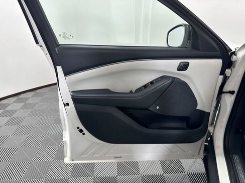 Used 2021 Ford Mustang Mach-E Premium image 33