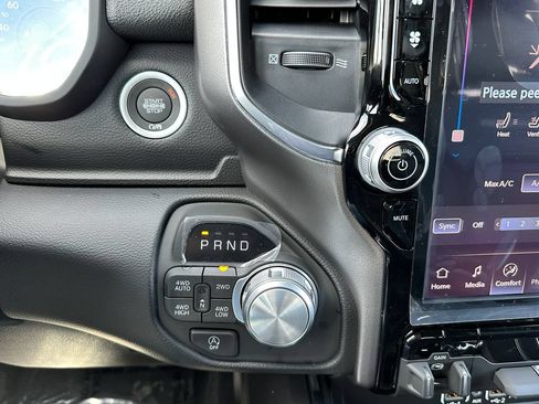 New 2026 RAM 1500 Laramie AWD/4WD image 28