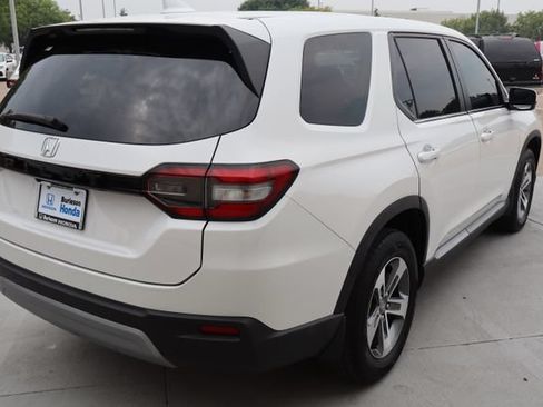 Used 2025 Honda Pilot EX-L image 4