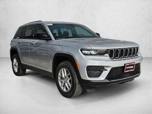 New 2026 Jeep Grand Cherokee Laredo X RWD image 7