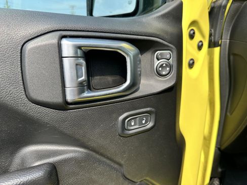 Used 2022 Jeep Wrangler Unlimited Sport image 10