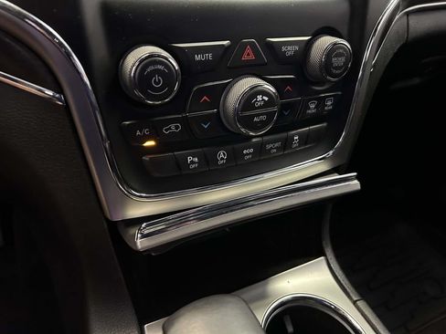 Used 2018 Jeep Grand Cherokee Limited AWD/4WD image 25