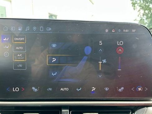 Used 2025 Chevrolet Equinox EV RS FWD image 32
