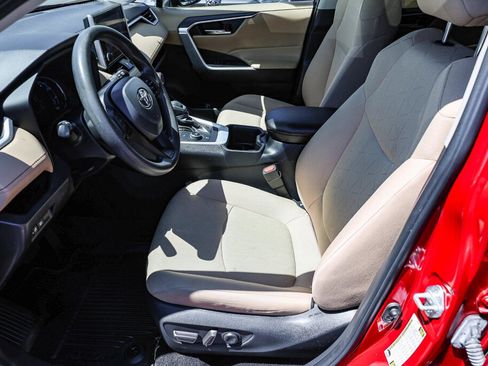 Used 2024 Toyota RAV4 XLE AWD/4WD image 10