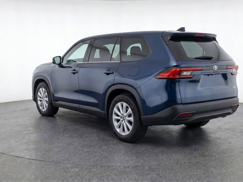 Used 2025 Toyota Grand Highlander FWD image 6