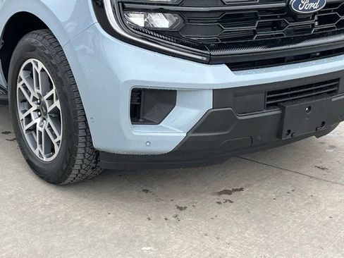 Used 2025 Ford Expedition Active AWD/4WD image 10
