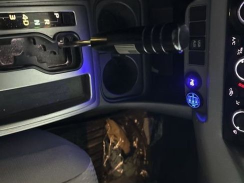 Used 2015 Toyota Tacoma PreRunner w/ SR5 Package image 19