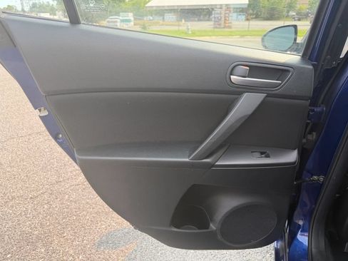 Used 2013 MAZDA MAZDA3 i Touring FWD image 26