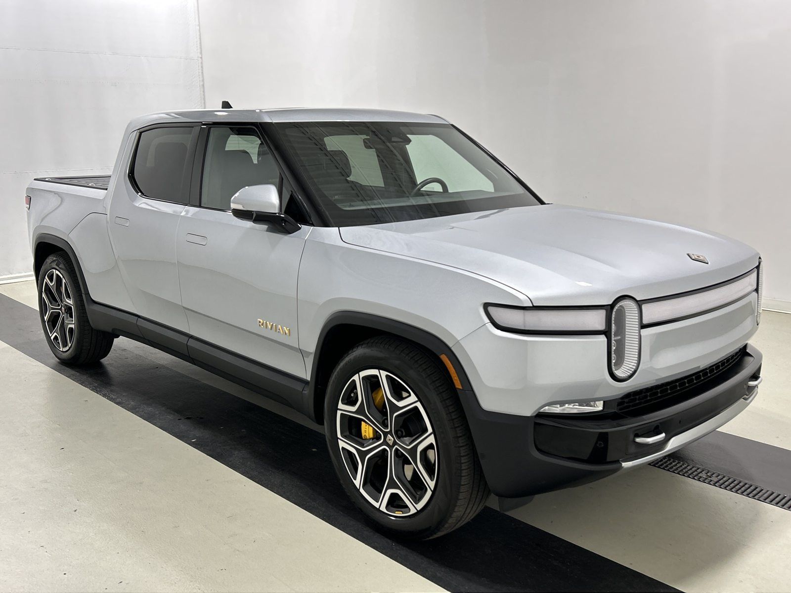 Used 2022 Rivian R1T Adventure AWD/4WD image 7