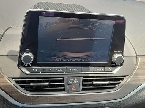 Used 2023 Nissan Altima 2.5 SV FWD image 15