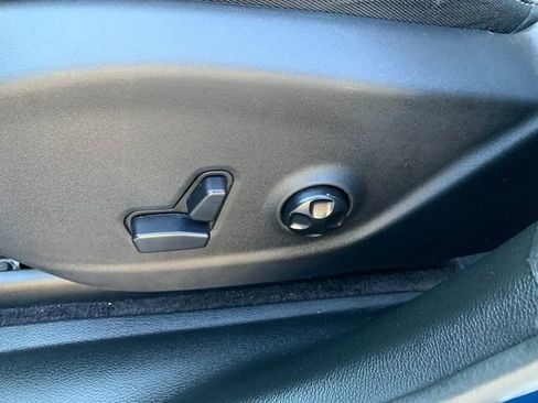 Used 2018 Jeep Cherokee Limited AWD/4WD image 23