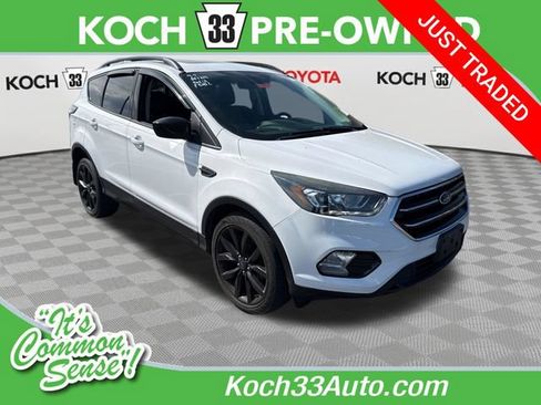 Used 2017 Ford Escape SE w/ Equipment Group 201A AWD/4WD image 1