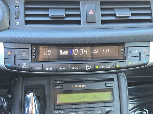 Used 2012 Lexus CT 200h image 29