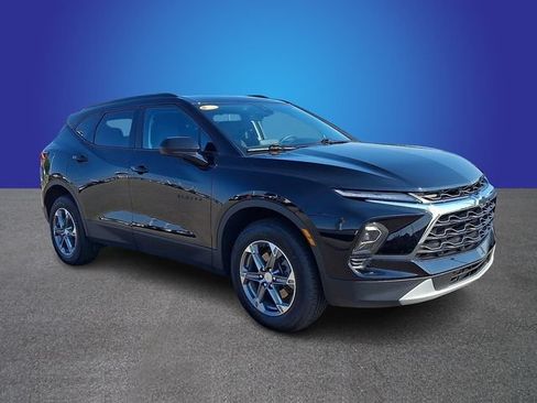 Used 2023 Chevrolet Blazer LT w/ Convenience Package FWD image 3