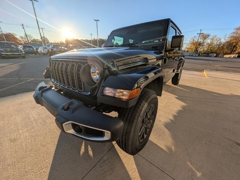 New 2026 Jeep Gladiator Sport image 8