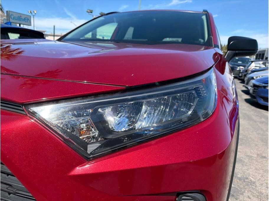 Used 2019 Toyota RAV4 LE w/ Carpet Mat Package AWD/4WD image 34