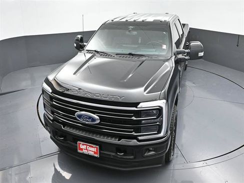 Used 2025 Ford F350 Platinum w/ FX4 Off-Road Package AWD/4WD image 39