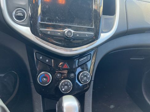 Used 2018 Chevrolet Sonic LT w/ Convenience Package image 15