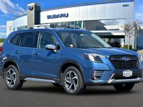 Used 2023 Subaru Forester Touring AWD/4WD image 5