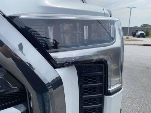 Used 2025 Toyota Tundra Platinum AWD/4WD image 12