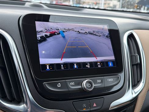 Used 2022 Chevrolet Equinox Premier image 16