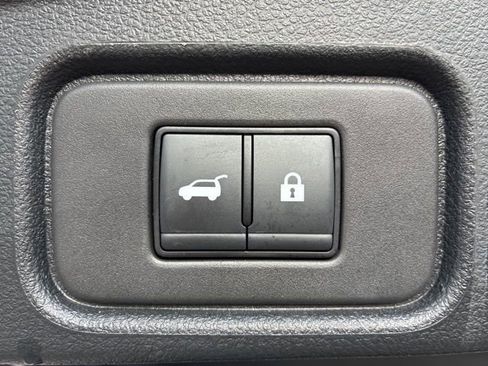 Used 2024 Nissan Pathfinder Platinum w/ Cargo Package image 9